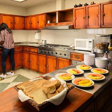 Hostal La Pinta Bogota Ngoại thất bức ảnh