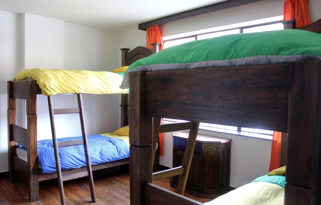 Hostal La Pinta Bogota Ngoại thất bức ảnh