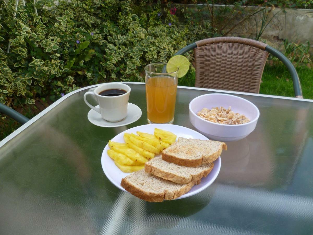 Hostal La Pinta Bogota Ngoại thất bức ảnh