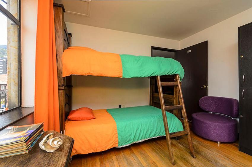 Hostal La Pinta Bogota Ngoại thất bức ảnh