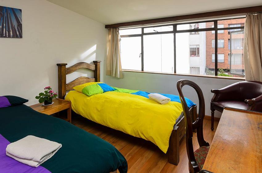Hostal La Pinta Bogota Ngoại thất bức ảnh