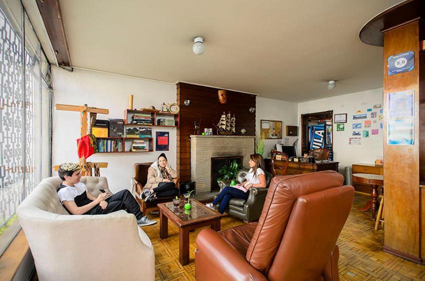 Hostal La Pinta Bogota Ngoại thất bức ảnh