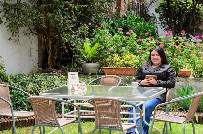Hostal La Pinta Bogota Ngoại thất bức ảnh