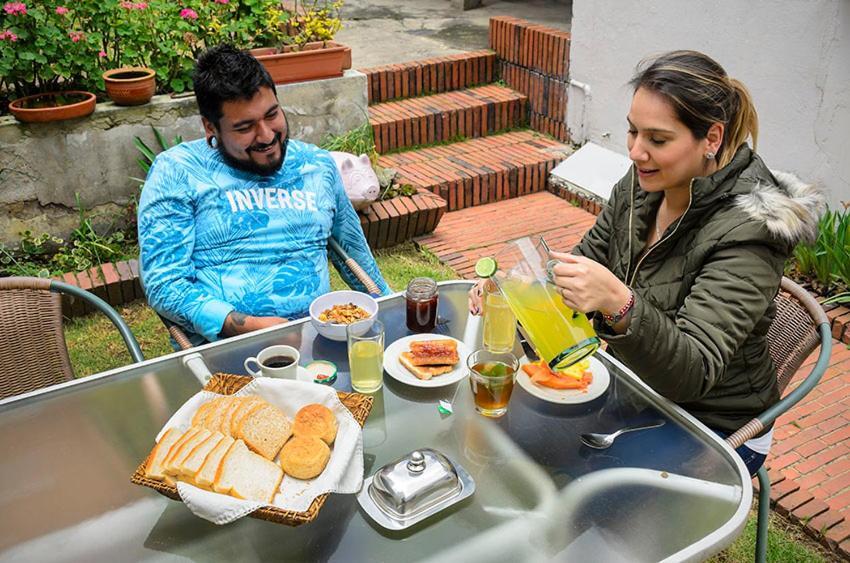 Hostal La Pinta Bogota Ngoại thất bức ảnh